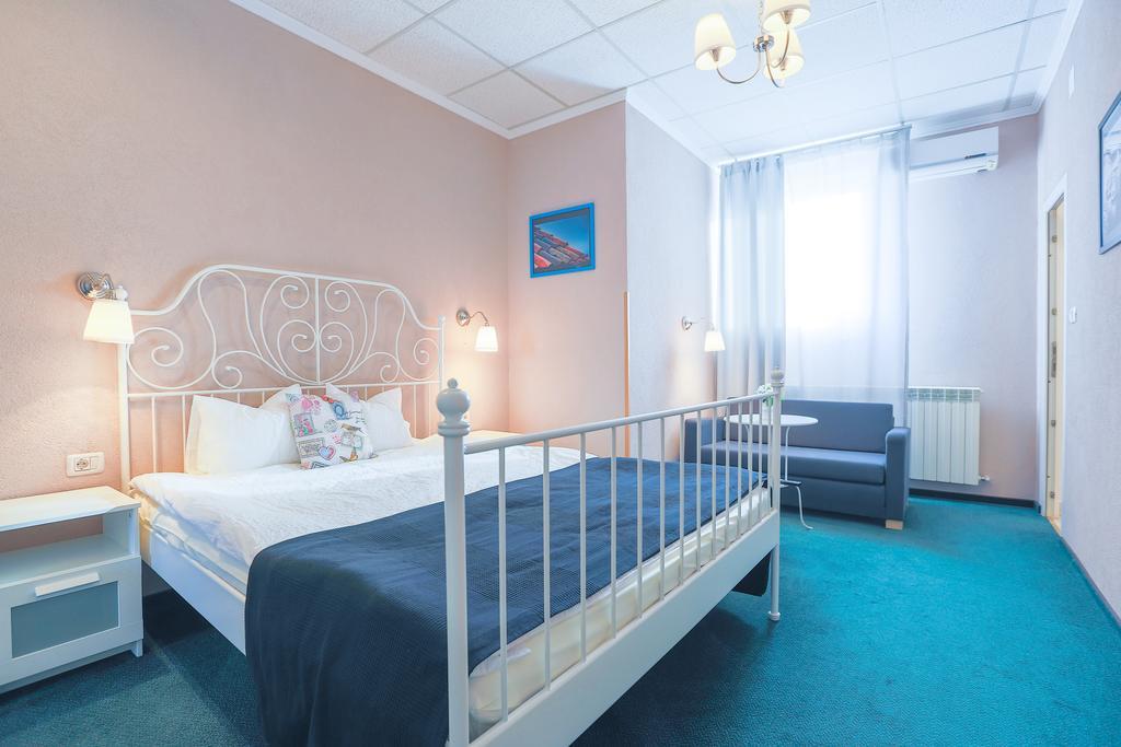 Artmotel & Bistro Haţeg الغرفة الصورة