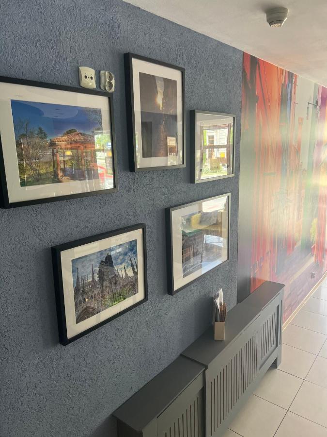 Artmotel & Bistro Haţeg المظهر الخارجي الصورة