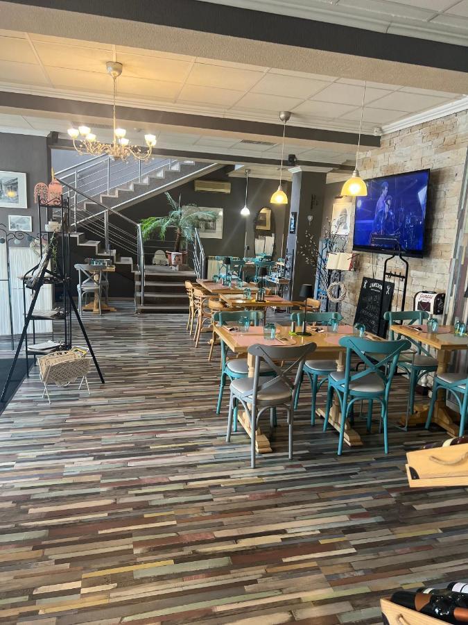 Artmotel & Bistro Haţeg المظهر الخارجي الصورة