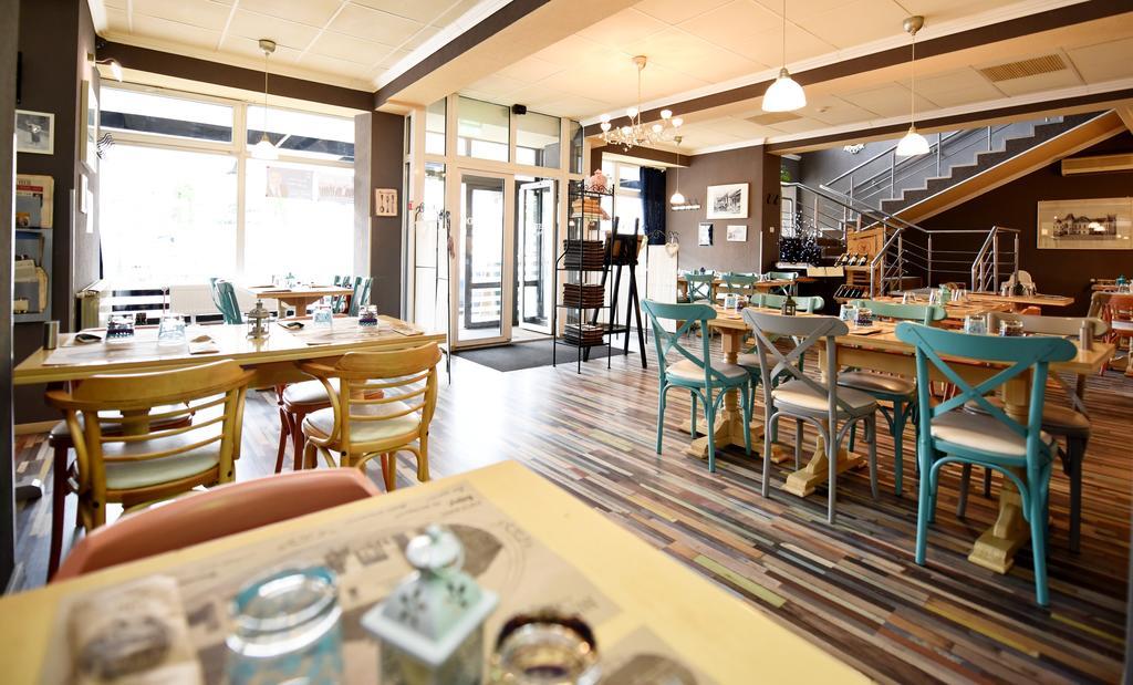Artmotel & Bistro Haţeg المظهر الخارجي الصورة